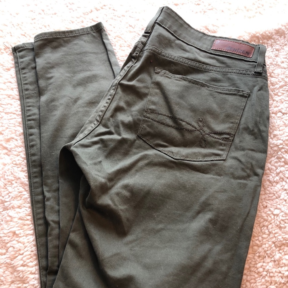 Skinny leg green pant